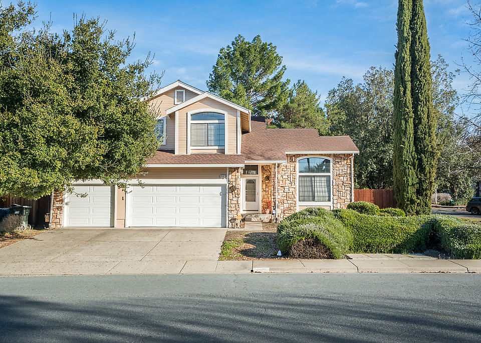 1st image of 4121 Eagleridge Dr