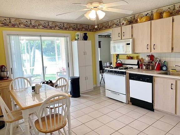 2nd image of 5553 Priscilla Ln