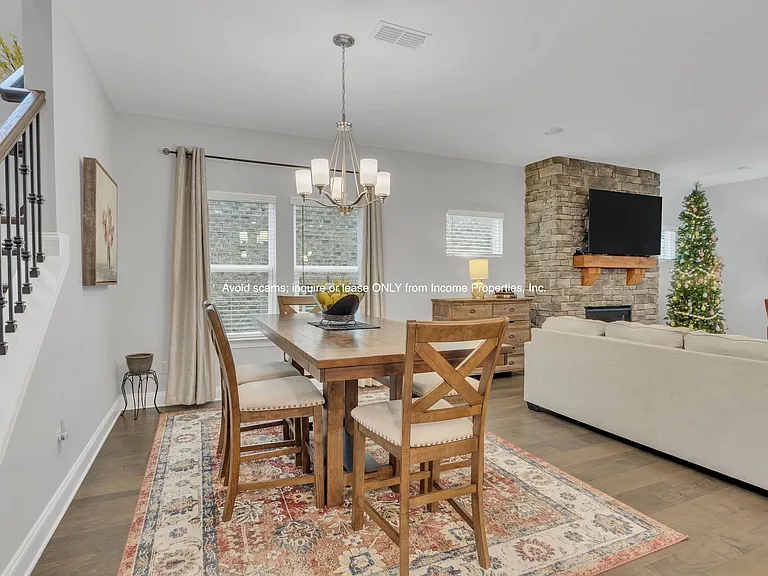4937 Riverbank Dr — Photo 11