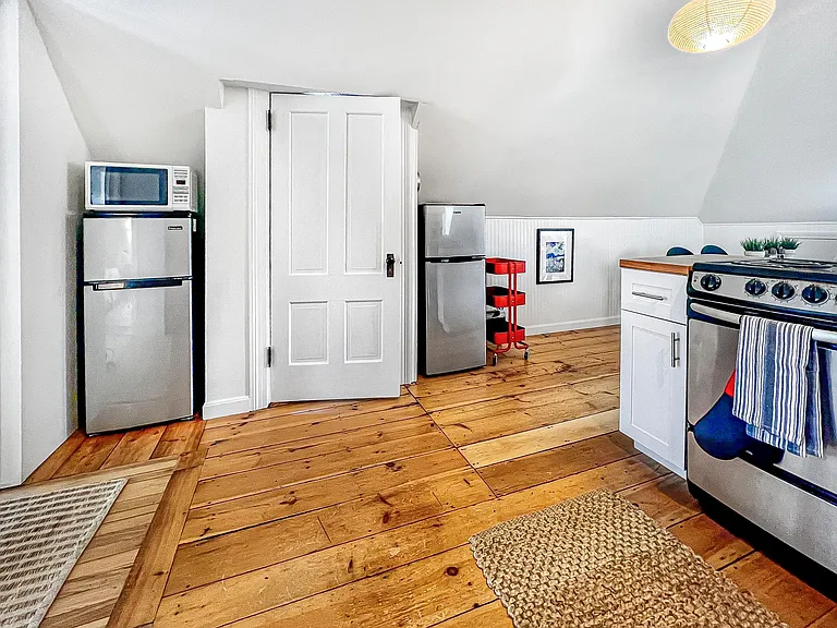 553 Shore Rd #3 — Photo 43