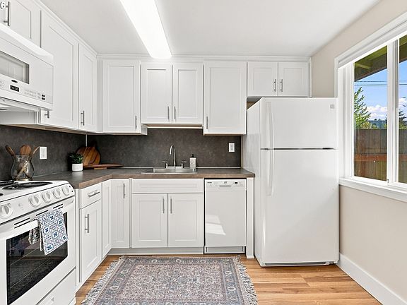 2nd image of 4437 SE 66th Ave