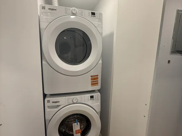 175 Monroe Street image 7 of 11