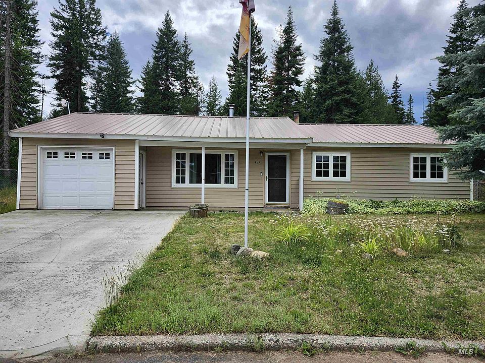 1st image of 425 Cedar Dr