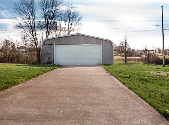 5th image of 42 Kena Ln