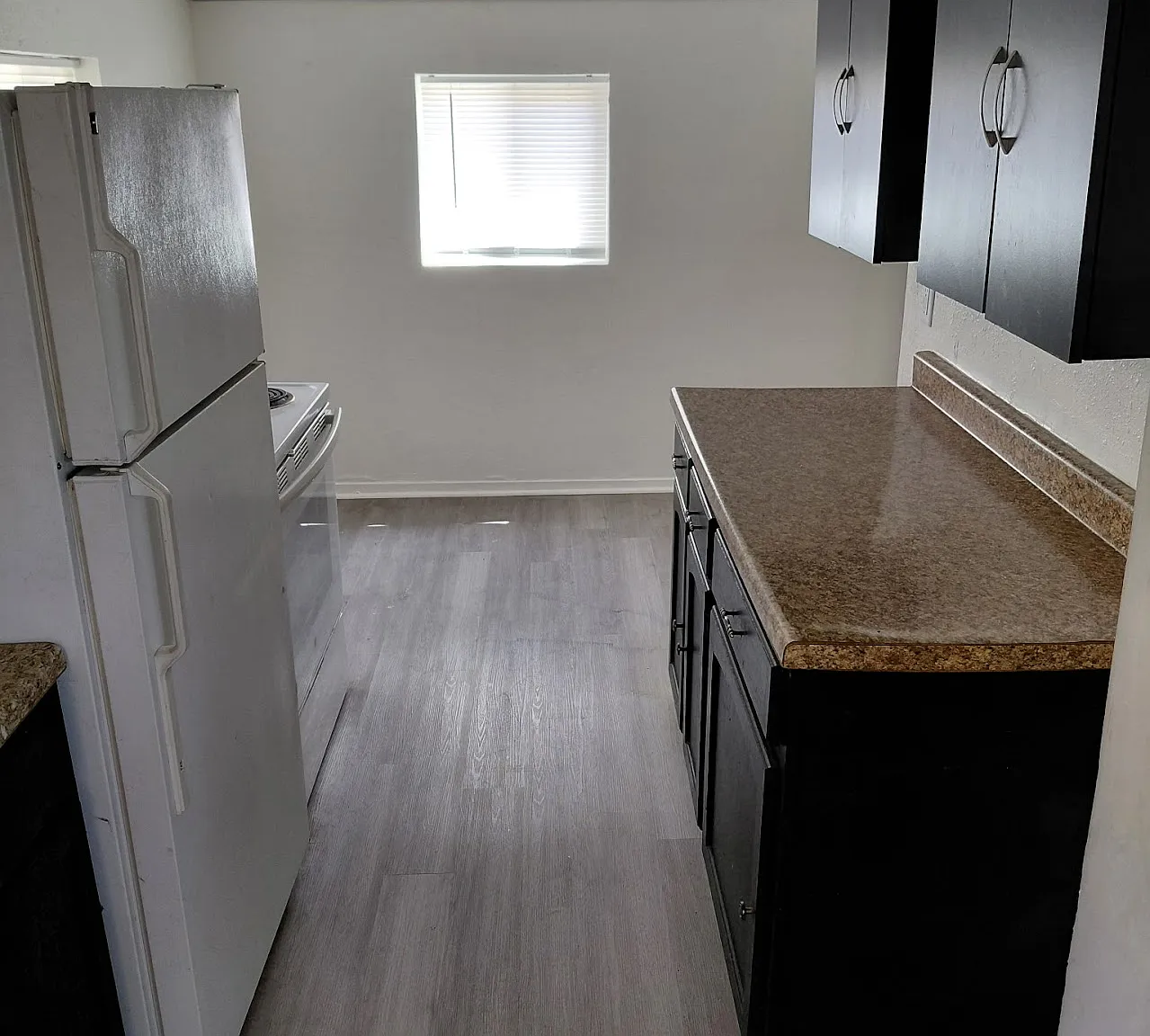 2 bed, 614 sqft, $875 — Photo 2