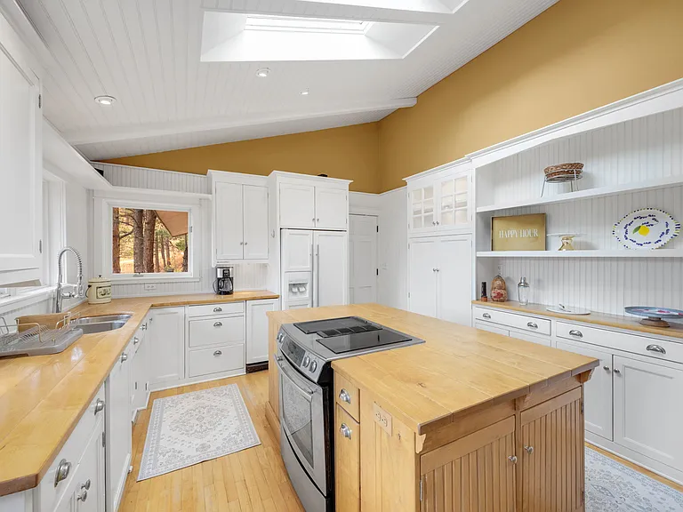 792 Pine Brook Rd — Photo 2