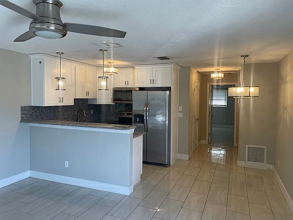 4th image of 935 N Peninsula Dr Unit 2