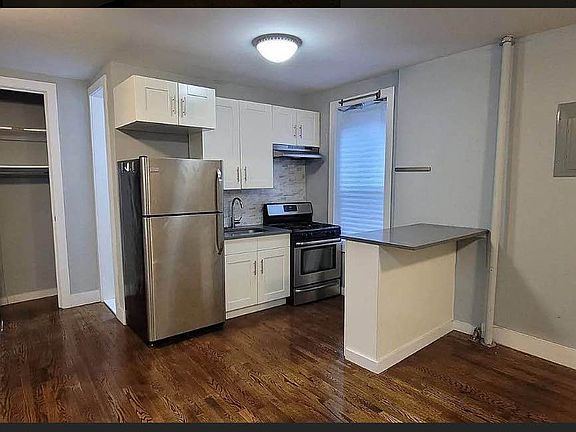 3rd image of 327 E 19th St APT 1F