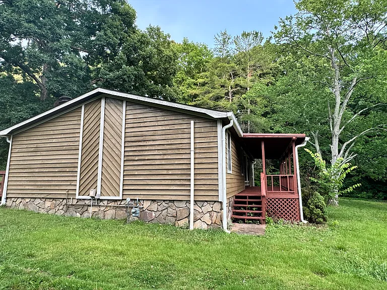 9700 Beatties Ford Rd — Photo 19