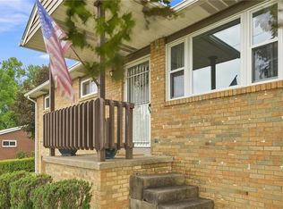 814 N Penn St, Penn, PA 15675