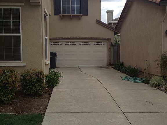 3rd image of 2417 White Dr