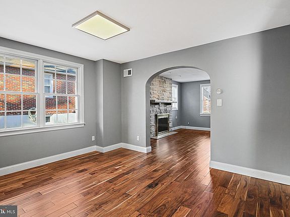 5th image of 3049 Oak Forest Dr
