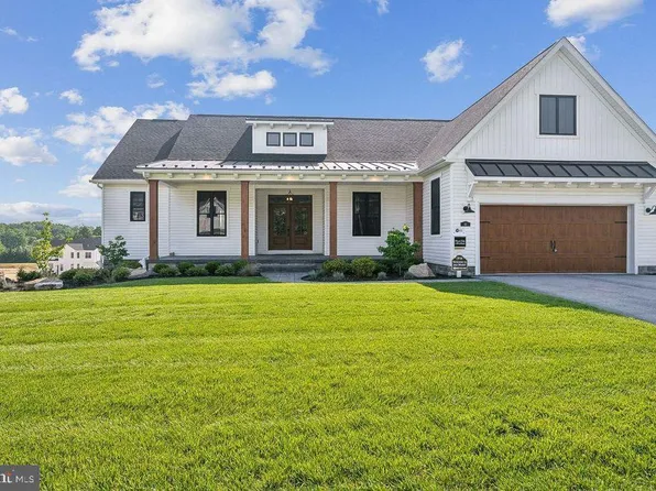 32 Shawl Dr Lot 82, Hanover, PA 17331