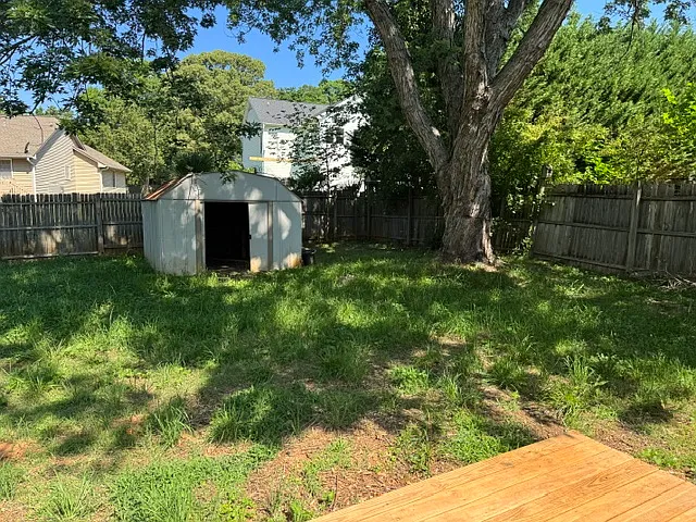1907 E Calhoun St — Photo 8