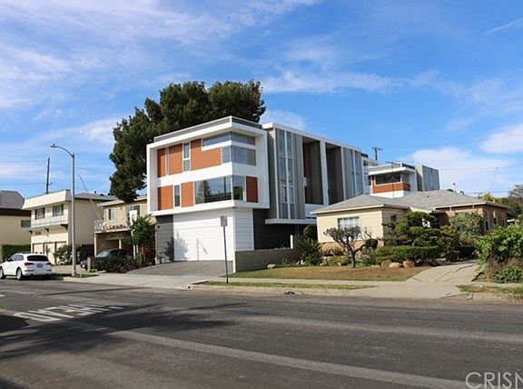 4th image of 4865 Bakman Ave
