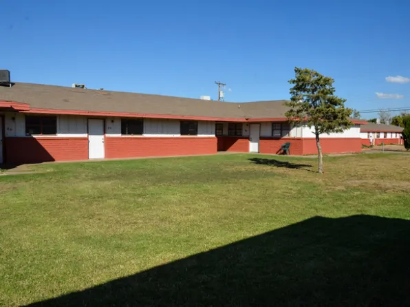 1217 S Maddox Ave, Dumas, TX 79029