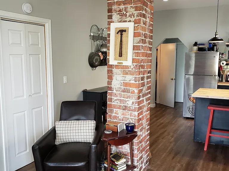 642 N State St — Photo 9