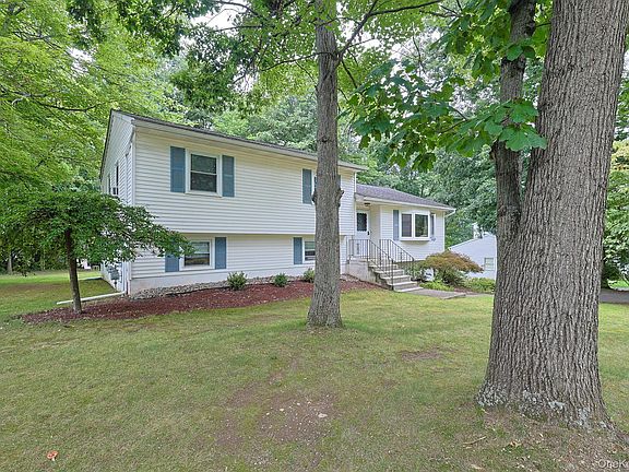 3rd image of 26 Rockwood Drive