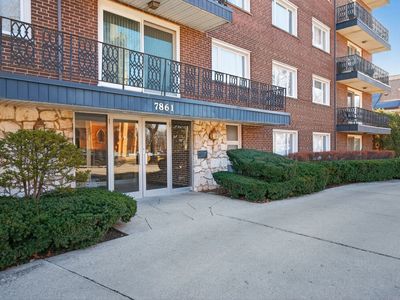 7861 Niles Center Rd APT 201, Skokie, IL, 60077