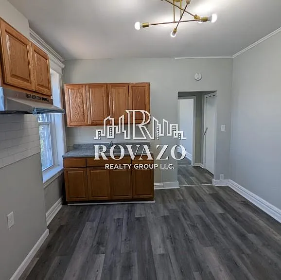 64 Summer Ave #7 — Photo 1