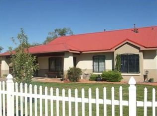 1567 Las Glorietas SW, Albuquerque, NM 87105