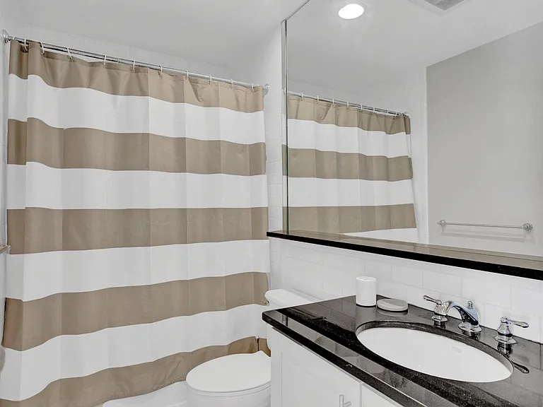 841 Parker St #206 — Photo 15