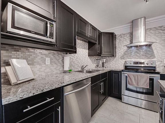 2nd image of 1520 NE 34th Ct