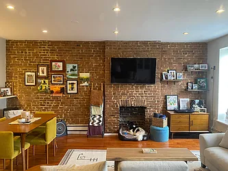 Rented by R New York