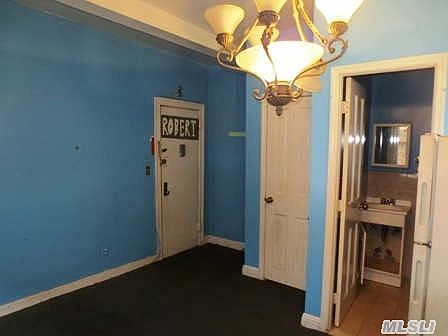4th image of 1303 Seneca Ave