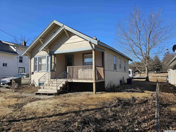 1208 S Washington Ave, Mason City, IA 50401