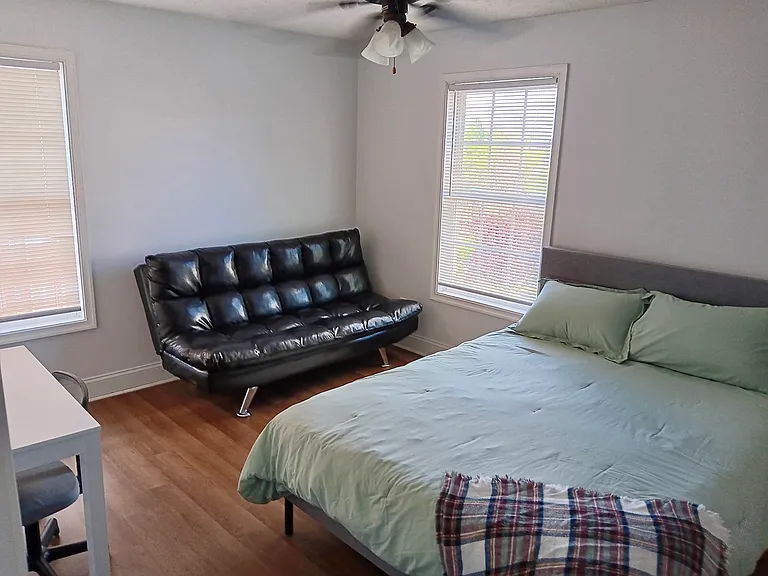 100 Capstone Dr — Photo 23