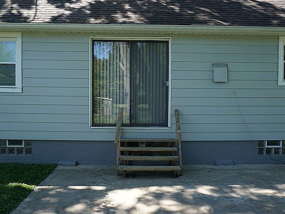 3rd image of 2953 Sussex St SE