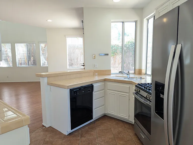 10895 Caminito Arcada — Photo 2