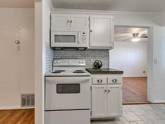 5th image of 4316 SE 37th St