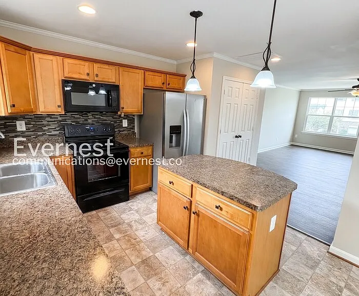 2342 Silver Fox Way — Photo 3