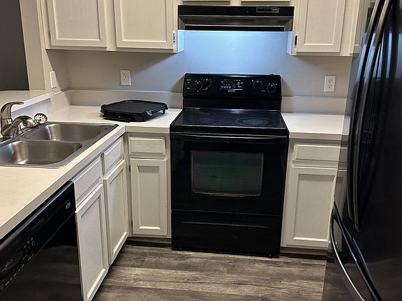 2nd image of 5209 GLEN ALAN Court S