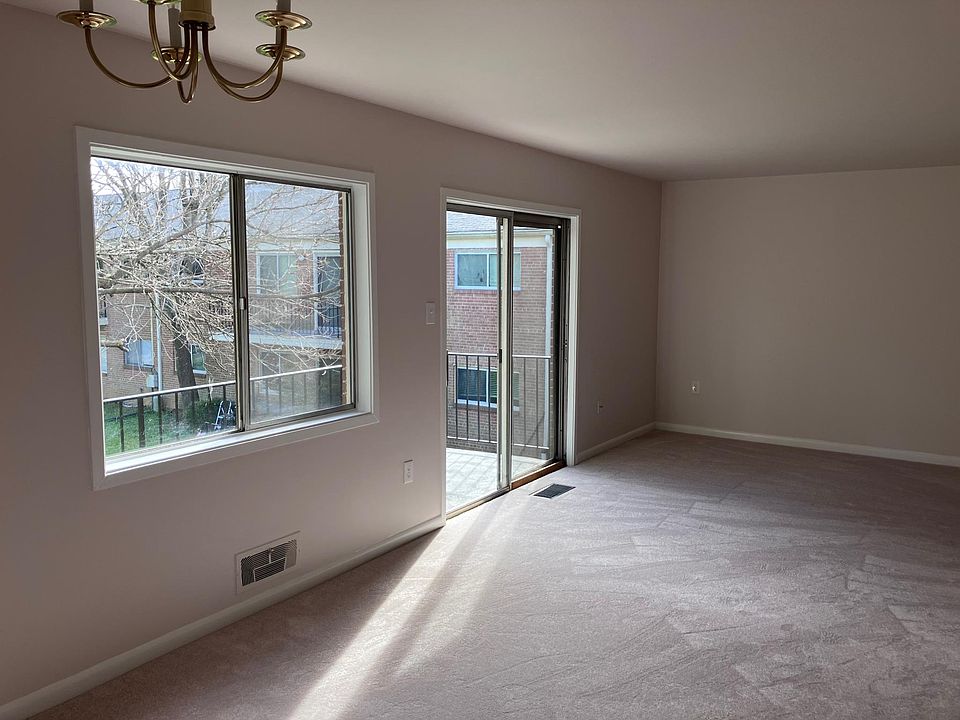 Parkside Condominiums 10661 Weymouth St Bethesda MD Zillow