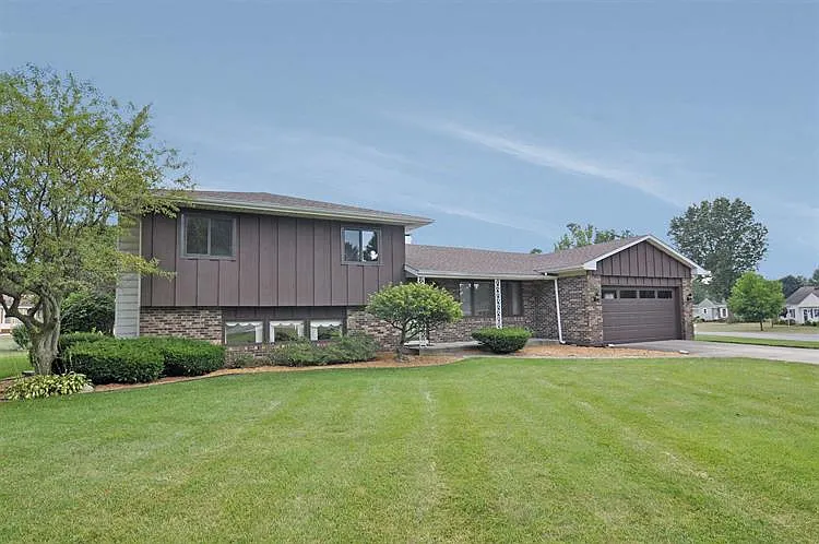 25482 Dana Dr photo 1