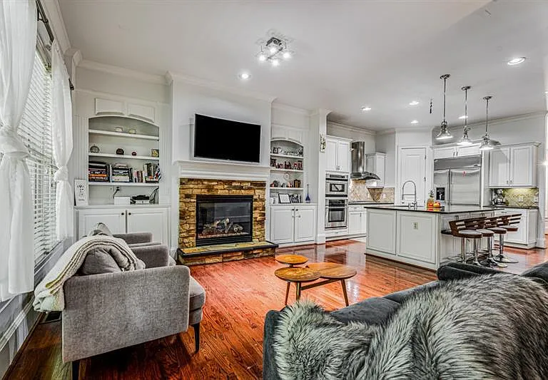 395 Laurent St NW #6 — Photo 17