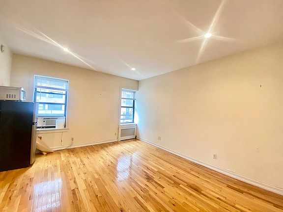 3rd image of 145 E 17th St #X1