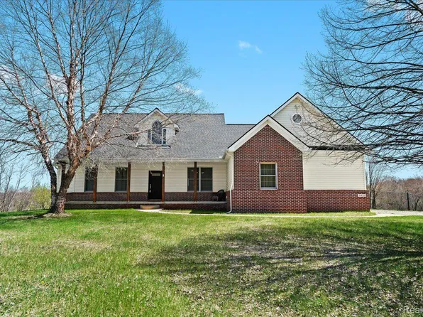 5421 Bradley Rd, Gregory, MI 48137