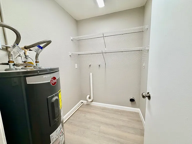 2332 SE 6th Ter #B — Photo 9
