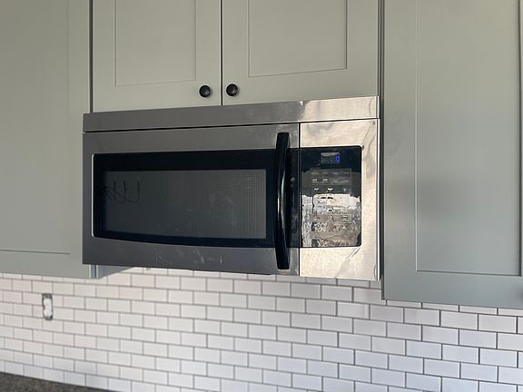 3rd image of 5711 Valley Point