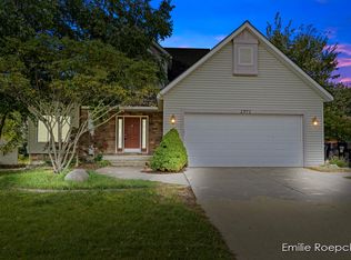 1971 Amanda Dr, Jenison, MI 49428
