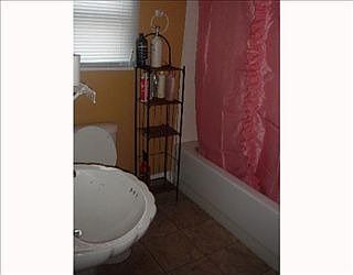 5th image of 2712 Urquhart St