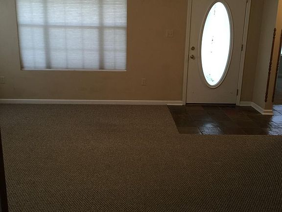 5th image of 152 Western St