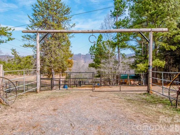 508 Liles Ln, Hiddenite, NC 28636