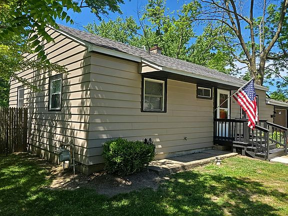 3rd image of 746 Hiways Ave