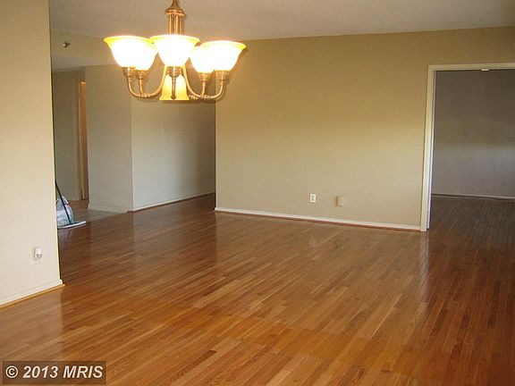 3rd image of 3709 S George Mason Dr APT 402e