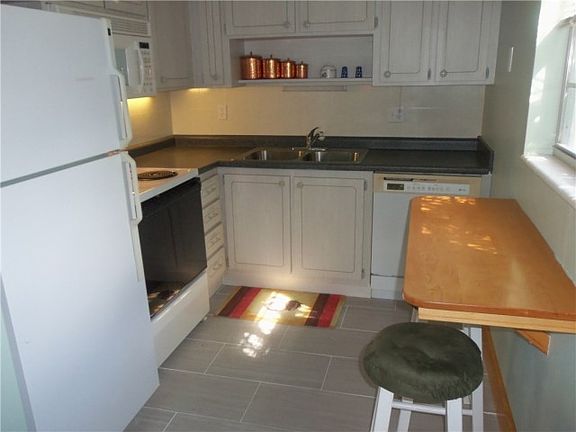 4th image of 2600 SE Ocean Blvd Unit 5-C